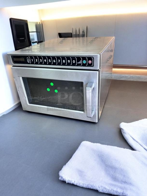 COMMERCIAL MICROWAVE – Menumaster CRC21T2RLPR – Excellent Condition – Tested & Working! - Image 6 of 7