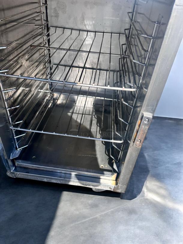 HOT FOOD HOLDING CABINET – Alto-Shaam 1000-TH/I – Excellent Condition – Tested & Working! - Image 8 of 9