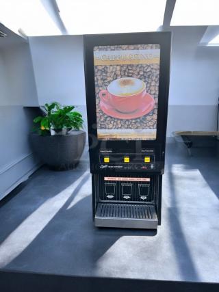 HOT BEVERAGE DISPENSER – Curtis Primo Cappuccino – Excellent Condition – Tested & Working!