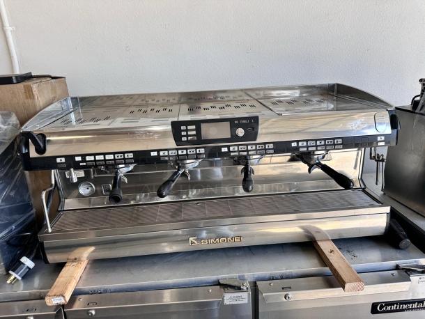 ESPRESSO MACHINE – SIMONELLI Aurelia – Excellent Condition – Code 33 – Tested & Working! - Image 2 of 10