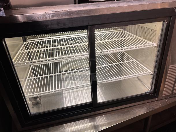 Brand New! Silver King Refrigerator Table, Top Glass Display Case
Model# SKDC48/C10
48 x 23-1/4 x 26-1/2 - Image 2 of 6