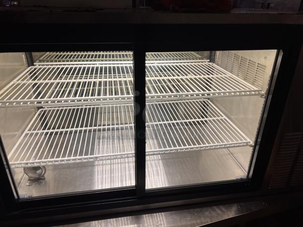 Brand New! Silver King Refrigerator Table, Top Glass Display Case
Model# SKDC48/C10
48 x 23-1/4 x 26-1/2 - Image 6 of 6