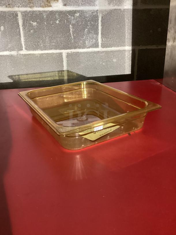 New! Rubbermaid Amber High Heat ½ Size Pan 
2-½” Deep
Qty 1 - Image 2 of 3