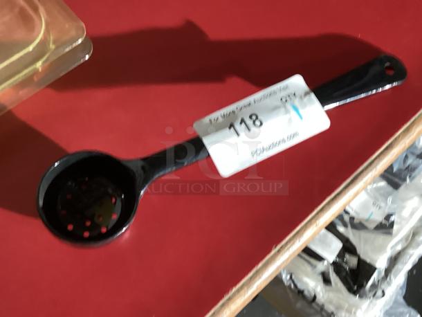 New! Carlisle 4 oz Measure Miser Portion Spoon W/ Perforations 
Qty 1 - Image 1 of 3