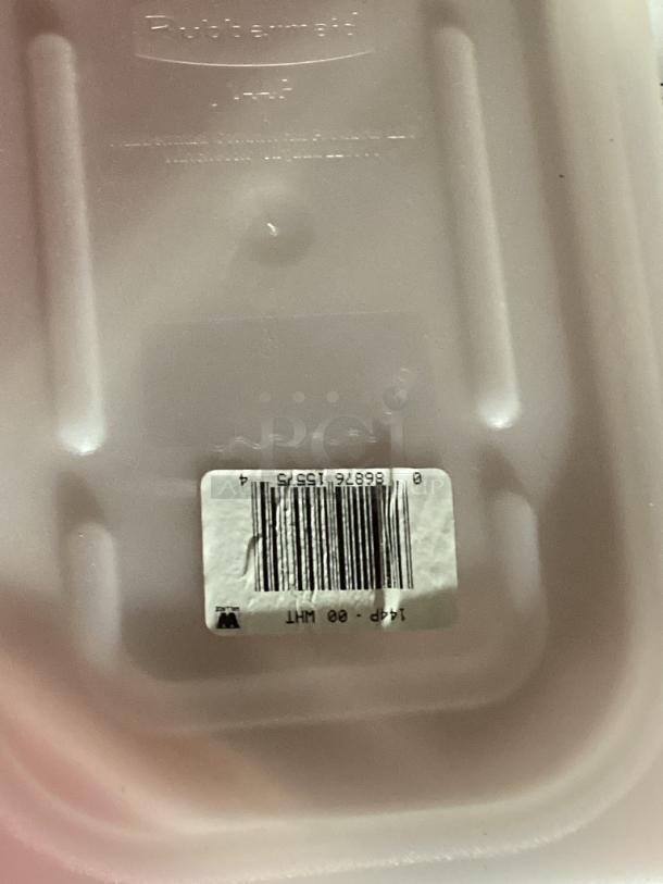 Rubbermaid 144P White ¼ Pan Lid 
Qty 2
Your Bid x 2 - Image 2 of 2