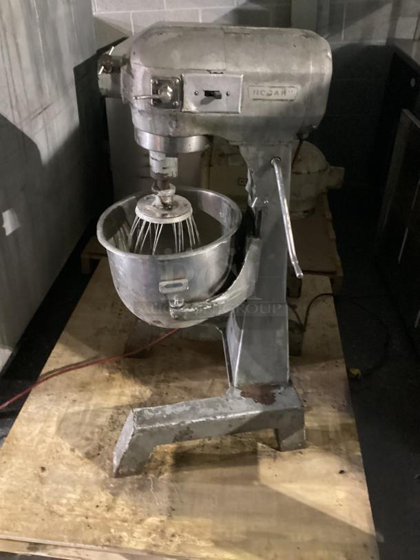 Tested and Working! Hobart Mixer
Model# A-200-F
20 X 18 X 42 - Image 2 of 3