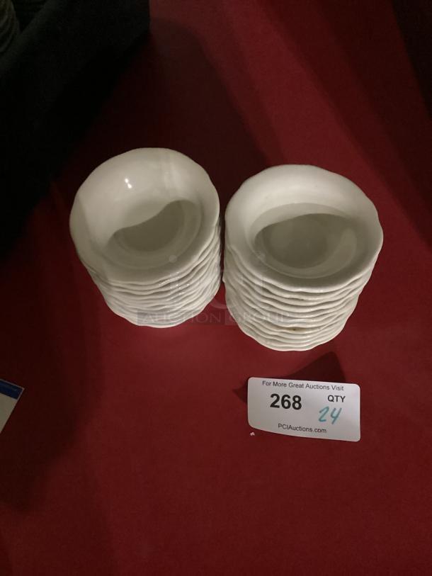 New! Scalloped Dessert Bowls
Qty 24
Your Bid x 24 - Image 2 of 3