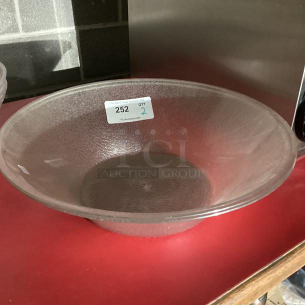 Large Plastic Salad Bowls
Qty 2 
Your Bid x 2 - Image 2 of 2