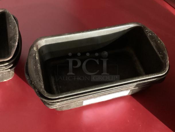Bread Pans
5-1/2 x 11
Qty 5
Your Bid x 5 - Image 2 of 2