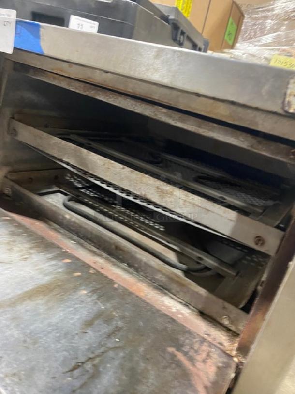Bakers Pride Commercial Stainless Steel Electric Powered Countertop Pizza/Deck Oven! Model: P18 SN: 560050909007! 208/240V 1 Phase! Working When Removed! - Image 6 of 7