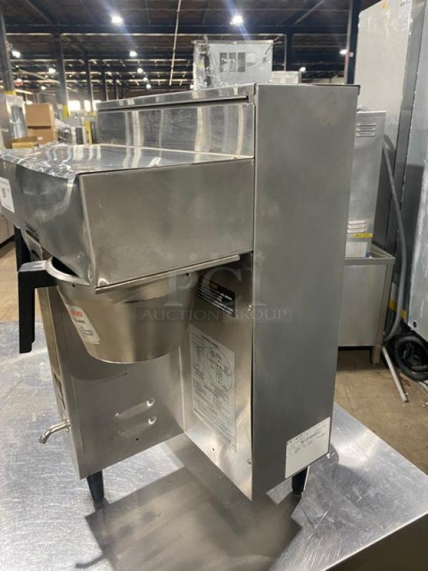 Fetco Extractor Series Commercial Stainless Steel Electric Powered Countertop Automatic Twin Coffee Brewer! With Brew Baskets! Model: CBS-2032! On Legs! - Image 4 of 8