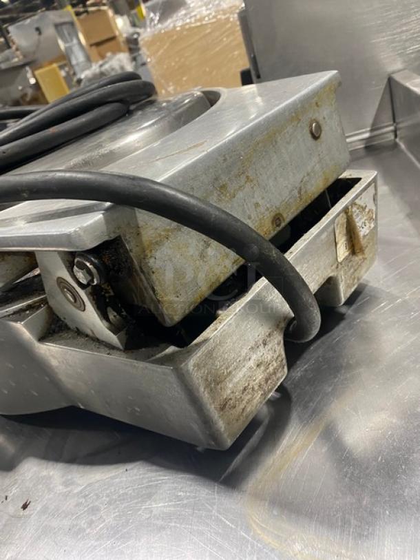 Caliente Industries Commercial Stainless Steel Electric Powered Countertop Tortilla Press Cooker/Warmer! Model: A1! 115-125/208-240V! - Image 4 of 8
