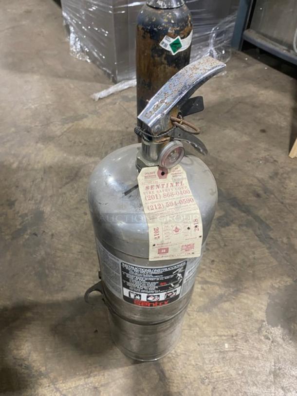 Ansul Sentry Commercial Handheld Fire Extinguisher! Model: W02-1 SN: AC-23954! - Image 3 of 4