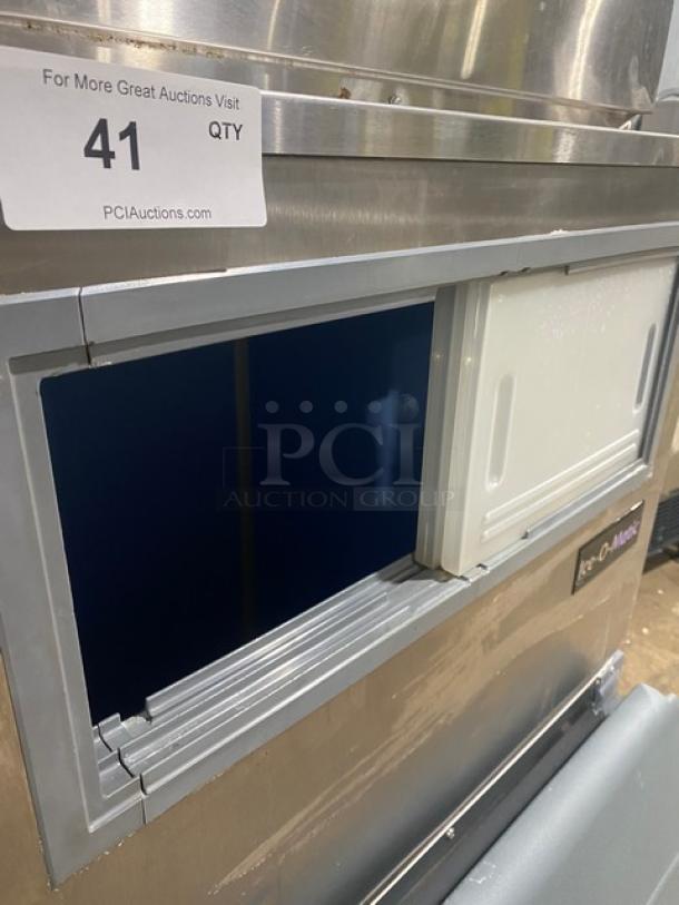 Hoshizaki Commercial Stainless Steel Modular Ice Making Machine Head! Model: F-2000MRF SN: H00023J! 208-230V 1 Phase! On Ice-O-Matic Commercial Stainless Steel Ice Storage Bin! With Upper Sliding Door Flow Control! With Heavy Duty Lift-Up Style SmartGATE! Model: B700-30 SN: E93960-22615! ALL ONE MONEY! - Image 6 of 8