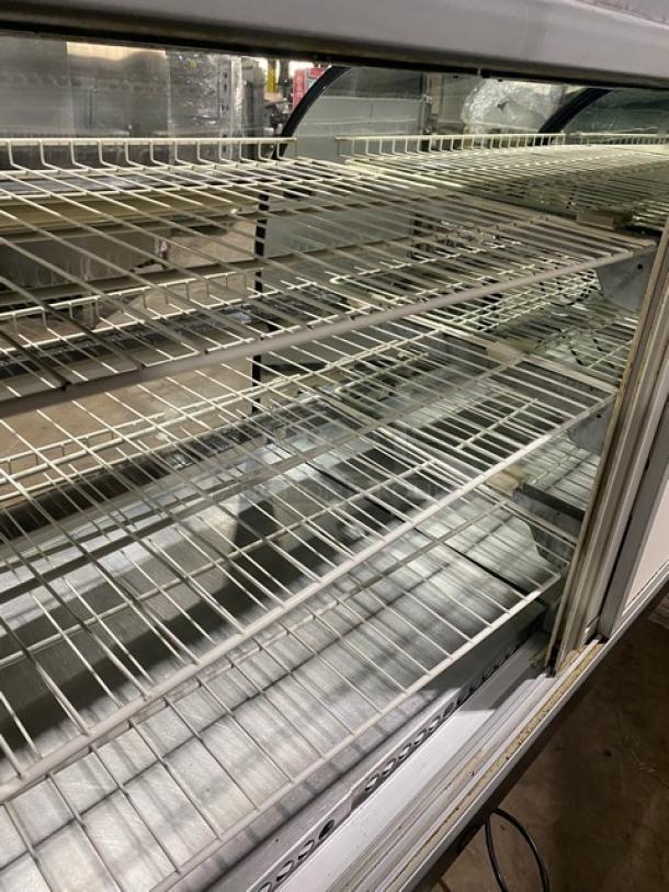 Marc Refrigeration Commercial Curved Glass 77" Refrigerated Multi-Tier Bakery Display Showcase! With Poly Coated Wire Rack! With Sliding Door Rear Access! Model: SPL-77! 120V 1 Phase! - Image 5 of 7