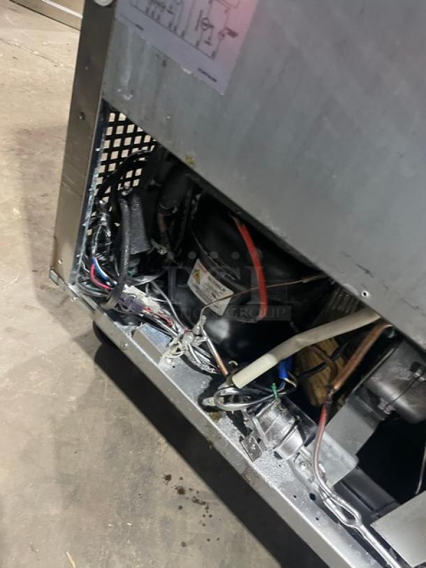 Turbo Air Commercial Stainless Steel Single Door Undercounter Worktop Refrigerator! With Poly Coated Wire Rack! Model: MUR-28-N SN: H2MU2R0D1093! 115V! On Casters! - Image 7 of 7