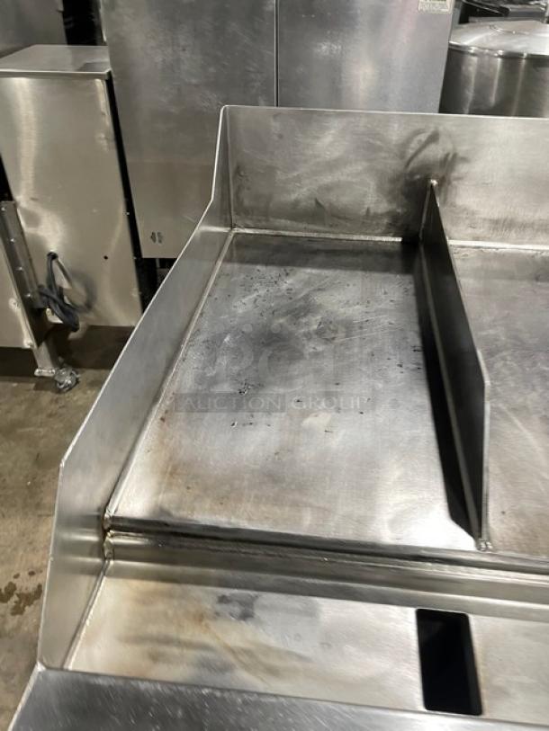 Wood Stone Commercial Stainless Steel Natural Gas Powered Countertop Plancha Griddle! With Back & Side Splash! With Single Undershelf Equipment Cart! On Casters! - Image 6 of 10