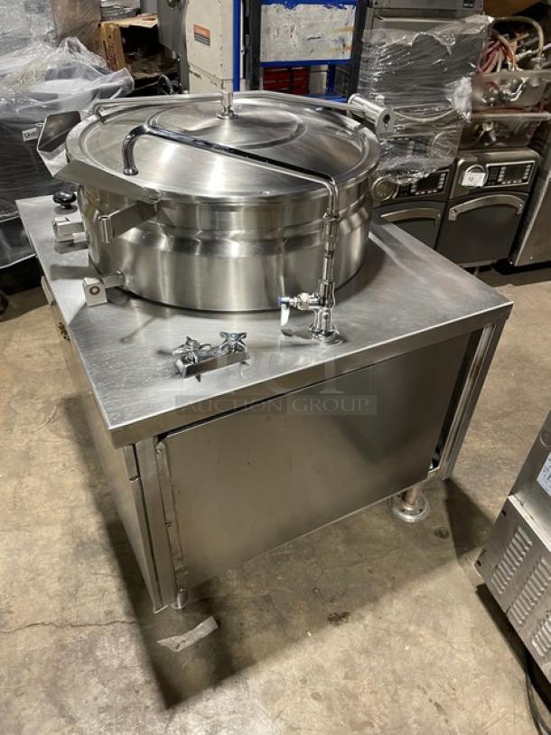 Crown Commercial Stainless Steel Direct Steam Powered 2/3 Jacketed Hydraulic-Tilt 30 Gal. Kettle! With Steam Control Valve & Deck Mount Fill Faucet! With 36" Enclosed Cabinet Base! Model: DMT-30 SN: AP-002506-4L-0722! On Legs! - Image 3 of 8