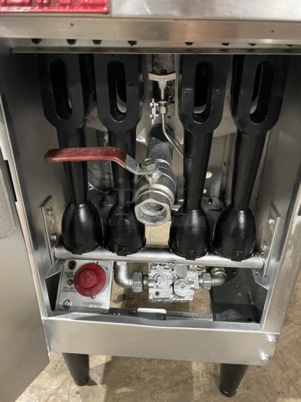 Cecilware Commercial Stainless Steel Natural Gas Powered 43 Lb. Deep Fat Fryer! With Back Splash & Basket Hanger! Model: FMP40! On Legs! - Image 6 of 8