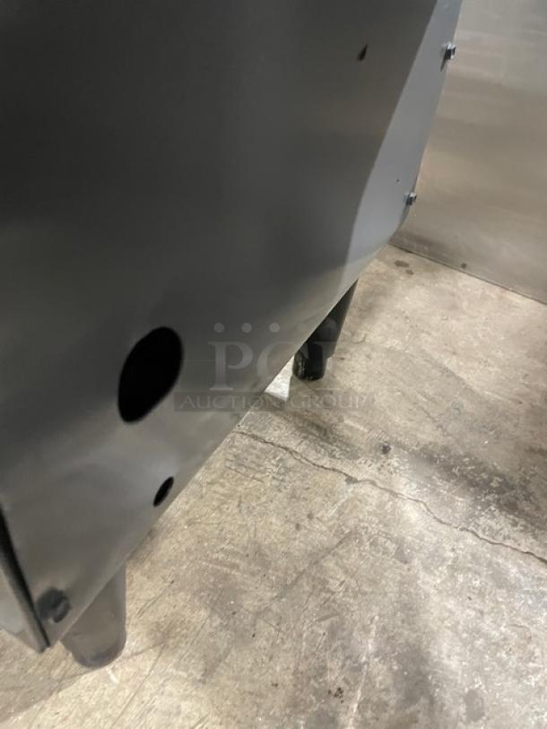 Cecilware Commercial Stainless Steel Natural Gas Powered 43 Lb. Deep Fat Fryer! With Back Splash & Basket Hanger! Model: FMP40! On Legs! - Image 8 of 8