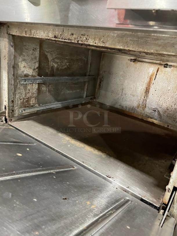 Therma-Tek Commercial Stainless Steel Natural Gas Powered Flat Griddle/2 Burner Split Top Range & Oven Combo! With Back Splash! Model: TMDS36-24G-2-1N SN: 11K02659C! On Legs! - Image 6 of 8