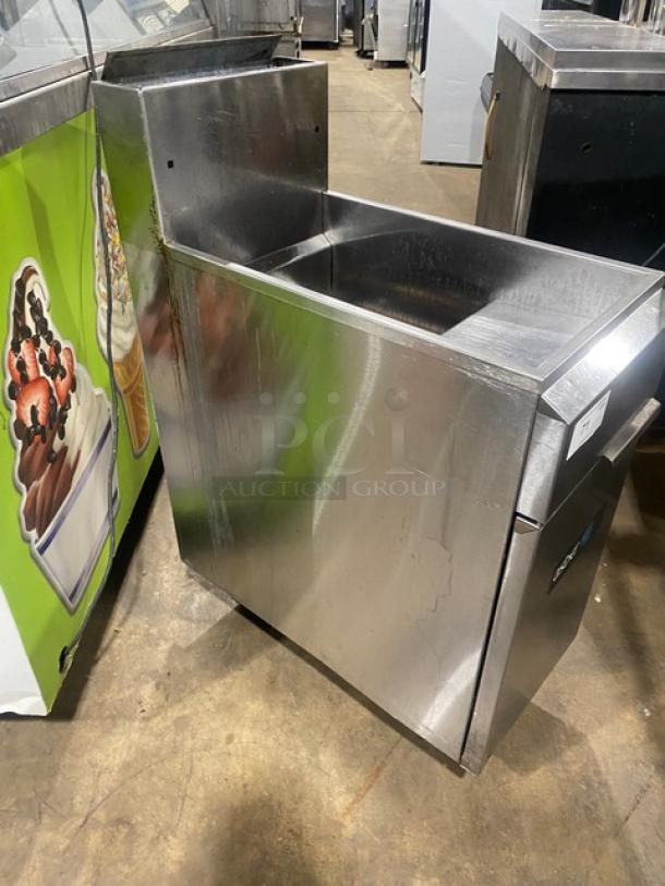 Asber Commercial Stainless Steel Natural Gas Powered Deep Fat Fryer! With Back Splash! On Casters! - Image 2 of 7