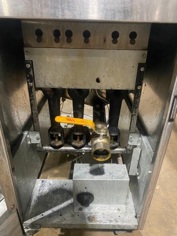 Asber Commercial Stainless Steel Natural Gas Powered Deep Fat Fryer! With Back Splash! On Casters! - Image 6 of 7
