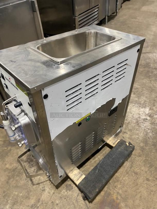 Spaceman Commercial Stainless Steel Electric Powered Countertop Single Flavor Slushie/Margarita Frozen Beverage Machine! With Single Hopper! Model: 6650 SN: 190637! 110V 1 Phase! - Image 2 of 10
