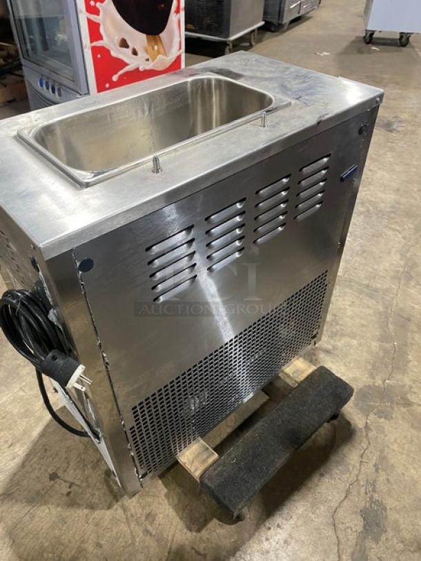 Spaceman Commercial Stainless Steel Electric Powered Countertop Single Flavor Slushie/Margarita Frozen Beverage Machine! With Single Hopper! Model: 6650 SN: 190637! 110V 1 Phase! - Image 4 of 10