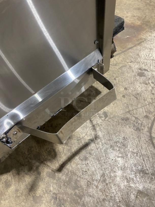 Spaceman Commercial Stainless Steel Electric Powered Countertop Single Flavor Slushie/Margarita Frozen Beverage Machine! With Single Hopper! Model: 6650 SN: 190637! 110V 1 Phase! - Image 8 of 10