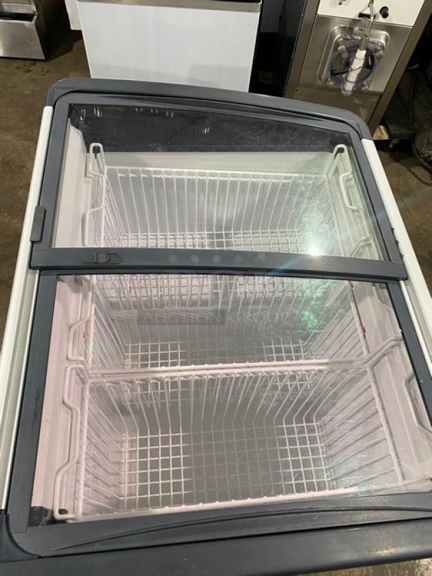 Liebherr Commercial White Curved Top Ice Cream/Frozen Yogurt Display Chest Freezer! With Double Top Sliding Glass Doors! With Poly Coated Wire Baskets! Model: EFI2053 SN: 0910782-10! 115V! On Casters! - Image 5 of 8