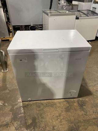 Frigidaire Commercial White Free-Standing Deep Chest Freezer! Model: FFCS0722AW SN: AA94310130! 115V!