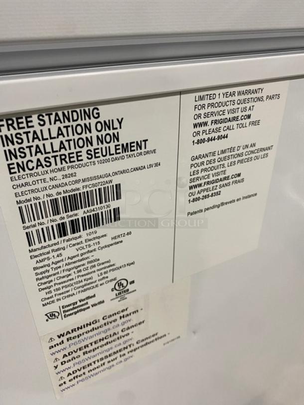 Frigidaire Commercial White Free-Standing Deep Chest Freezer! Model: FFCS0722AW SN: AA94310130! 115V! - Image 7 of 8