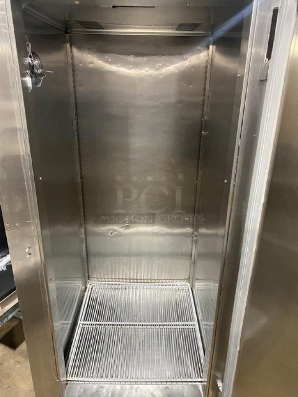 Victory Commercial Stainless Steel Solid Single Door Reach In Freezer! With Poly Coated Wire Rack! On Legs! - Image 5 of 9