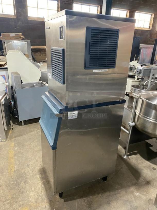 Blue-Air Commercial Stainless Steel Electric Powered Air-Cooled Cresent Cube Ice Making Machine Head/Storage Bin Combo! With Top Hinged Heavy-Duty Lid! Model: BLMI-500A/BLIB-300S_BA126 SN: BIB3A94NB00015! 115V 1 Phase! On Legs! - Image 2 of 9
