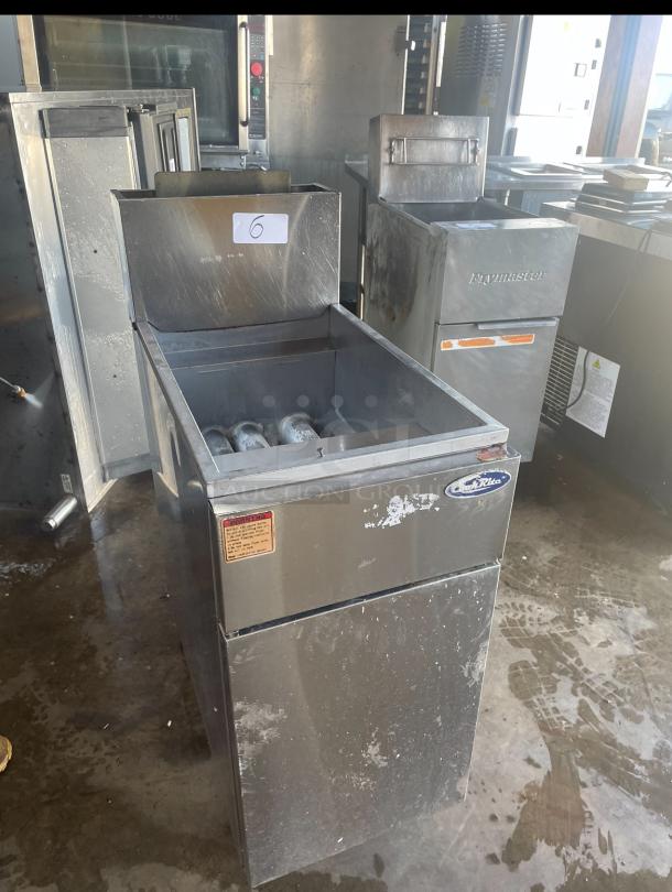 DEEP FRYER 40LBS,
NATURAL GAS - Image 1 of 5