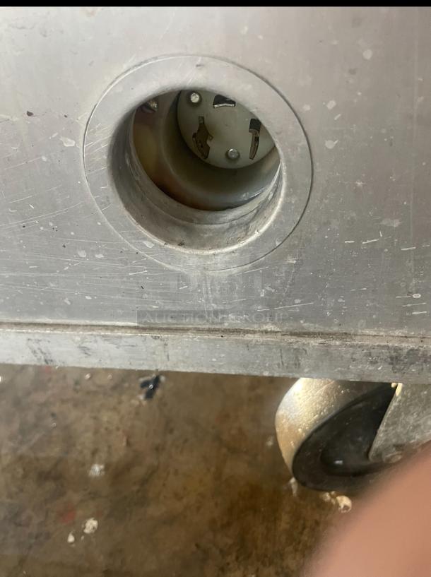 FOOD WARMER 220 VOLTS (PLUG CORD MISSING). - Image 6 of 8