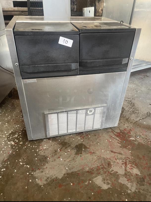 MILK COOLER, 115 VOLTS - Image 1 of 8