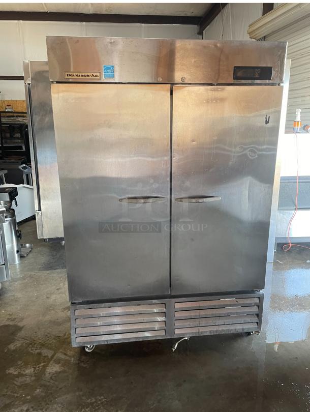 BEVERAGE AIR 2 DOOR REFRIGERATOR, ON CASTERS. - Image 1 of 7