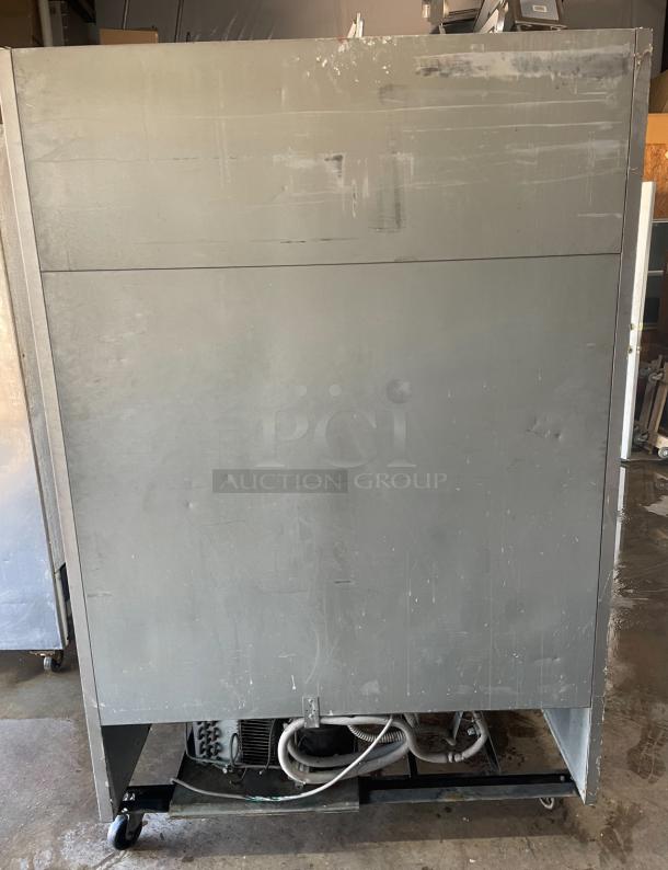 BEVERAGE AIR 2 DOOR REFRIGERATOR, ON CASTERS. - Image 7 of 7