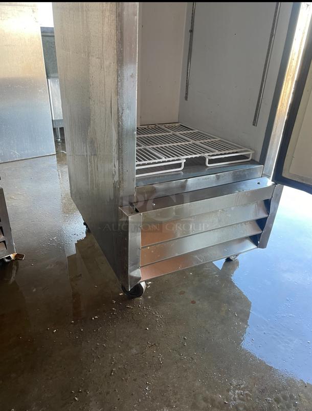 ARTIC AIR FREEZER, SINGLE DOOR, ON CASTERS. - Image 4 of 6