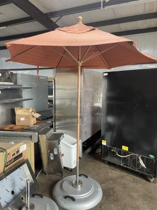 PATIO UMBRELLA w HEAVY STAND