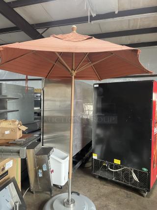 PATIO UMBRELLA w HEAVY STAND