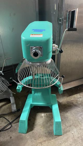 DOUGH MIXER 40 qt, NO BALL or ATTACHMENTS, NOT TESTED