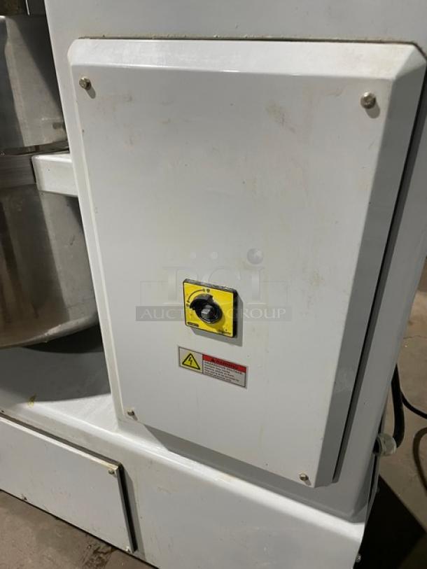 WOW! Omcan! 2020 Late Model! Commercial Heavy Duty Electric Powered Spiral Dough Mixer! With Stainless Steel Bowl Guard & Mixing Bowl! With Spiral Dough Hook Attachment! Model: FM60 SN: 20020600023! 220V 3 Phase! WORKING WHEN REMOVED! - Image 7 of 11