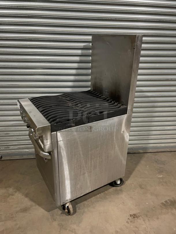 RARE FIND! Southbend! Late Model! Commercial Stainless Steel Natural Gas Powered 4 Burner Range/Oven Combo! With Non-Clog Wavy Grates! With Back Splash! With Wire Oven Rack! Model: 4242E SN: 17C61665! On Casters! WORKING WHEN REMOVED! - Image 2 of 12