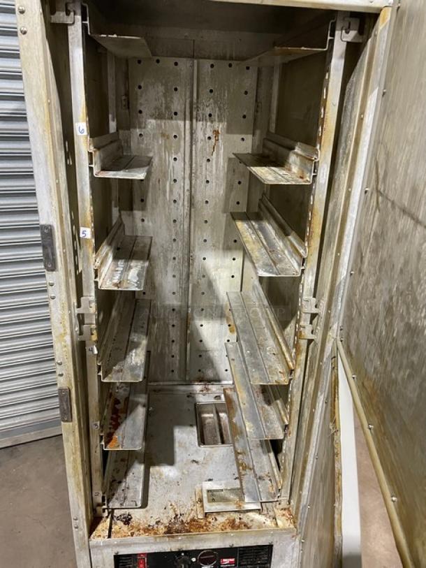 Metro Flavor Hold Series Commercial Single Section Half Door Insulated Mobile Heated Holding/Proofing Cabinet! With Wide Pan Holding Panels! Model: C199-H(1)N SN: 28595! 120V! On Casters! - Image 5 of 12