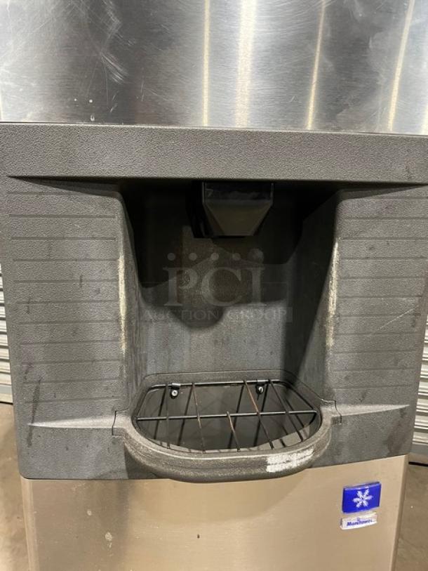 Manitowoc Commercial Stainless Steel Ice Dispensing Storage Bin! Model: QPA160 SN: 040567311! 120V 1 Phase! On Legs! - Image 5 of 10