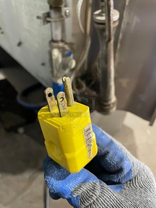 Old Hickory Commercial Stainless Steel Natural Gas Powered Rotisserie Oven! With 7 Knife Spits! With NEW Heavy-Duty Fire Bricks! On Casters! WORKING WHEN REMOVED! - Image 8 of 16