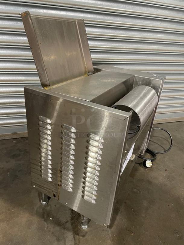 APW Wyott Commercial Stainless Steel Electric Powered Countertop Vertical Conveyor Bun Grill/Toaster! Model: M-95-2 SN: M9520821A0040! 208V 1 Phase! On Legs! - Image 4 of 9